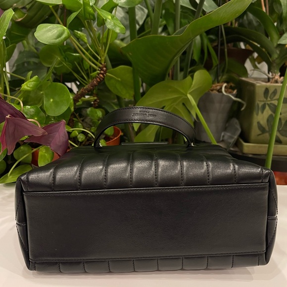 YSL
Black Quilted Y Leather Small LouLou Shopping Crossbody Tote Bag - Picture 7 of 16